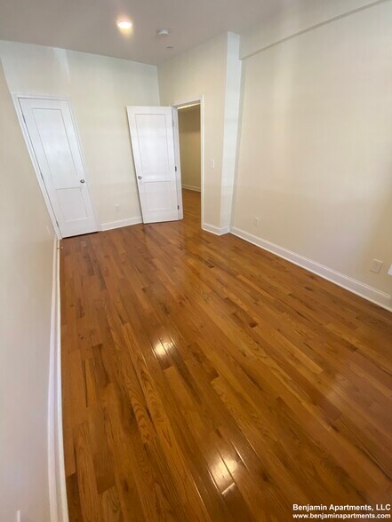 Building Photo - 123 Sutherland Rd