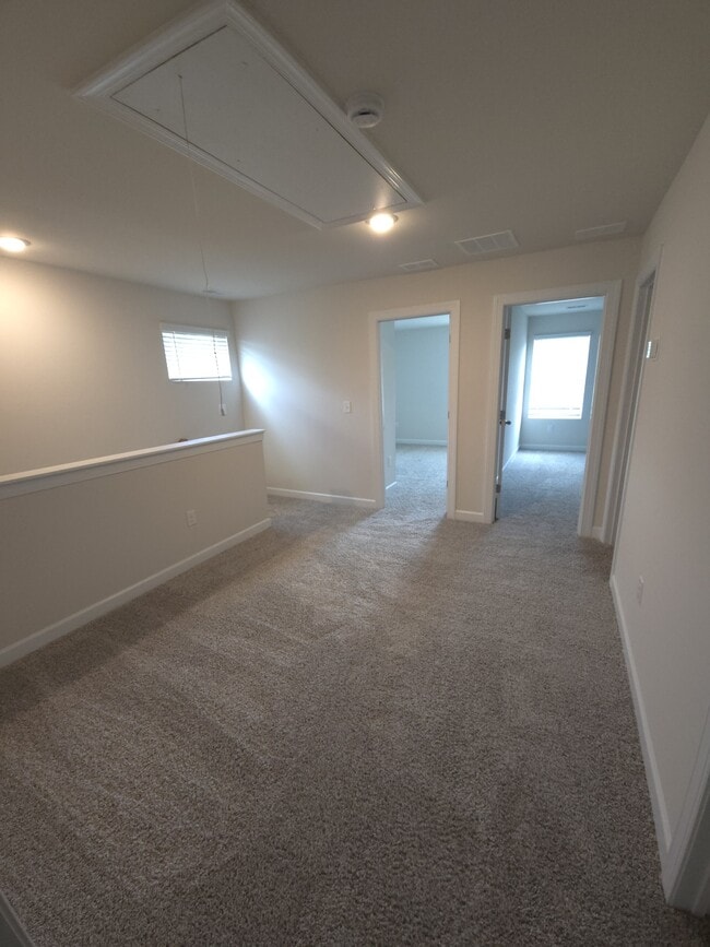 Building Photo - 2 Rockshire Trl