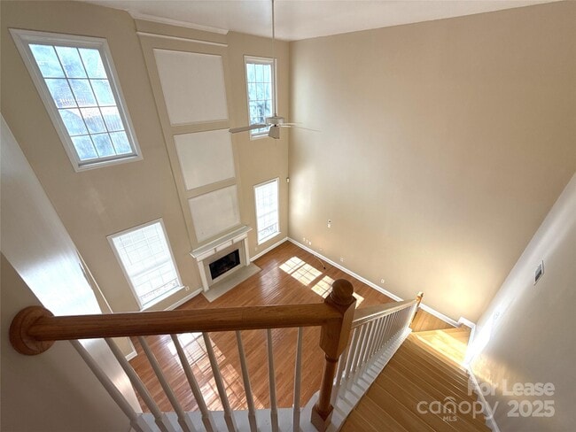 Building Photo - 1928 Dearmon Dr