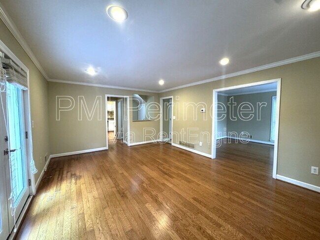 Building Photo - 5338 Roberts Dr