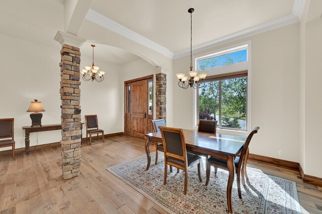 Building Photo - 3573 N Elkview Dr