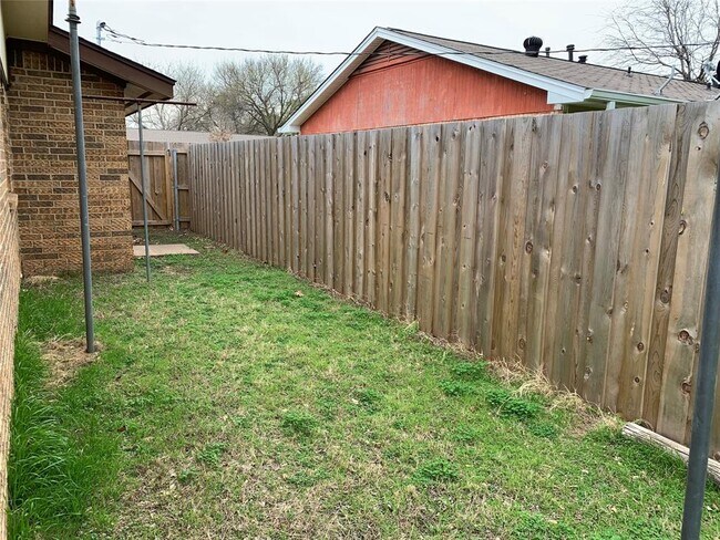 Building Photo - 3507 Hummingbird Ln