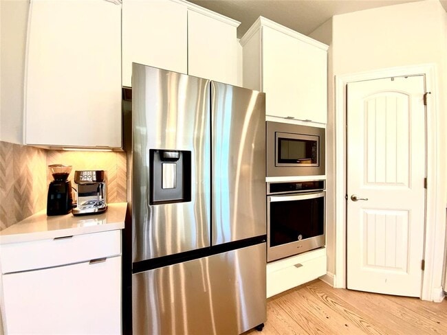 Building Photo - 16028 Cinca Terra Dr