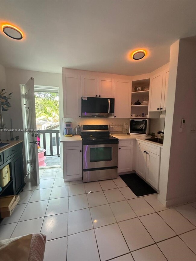 Building Photo - 5028 NW 3rd Ave