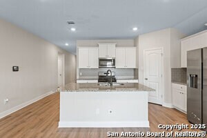 Building Photo - 1428 Redwood Crk