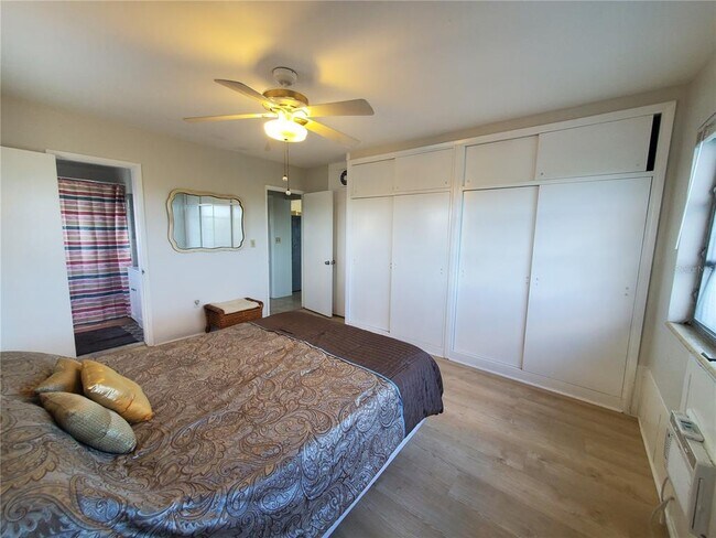 Building Photo - 200 N Betty Ln