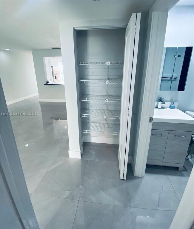 Building Photo - 199 SW 12th Ave