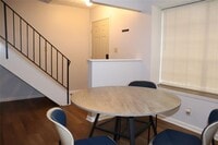 Building Photo - 2572 Stratford Ln