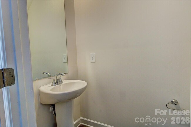 Building Photo - 5037 Poplin Vly