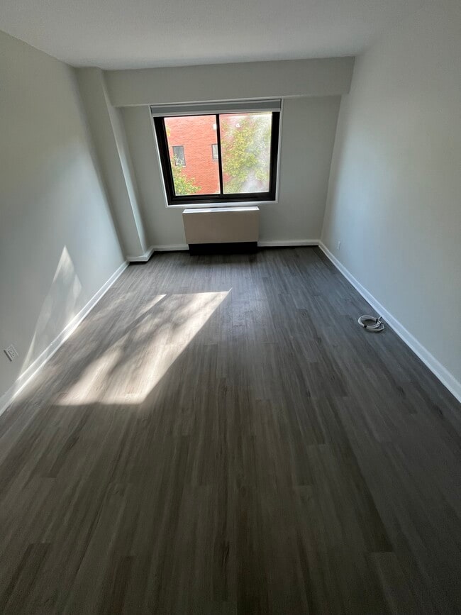 Building Photo - 150 Overlook Ave