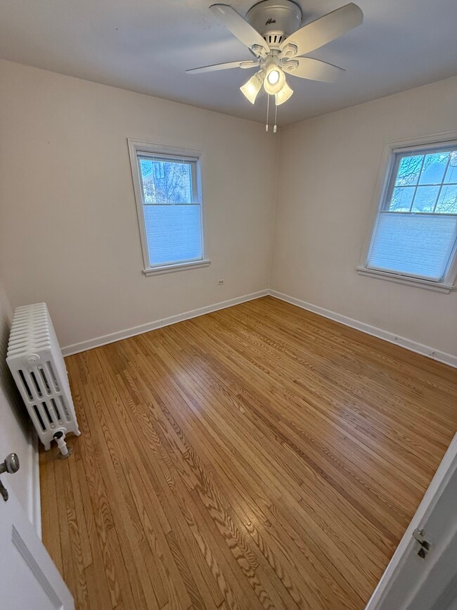 Building Photo - 815 S Lake Ave