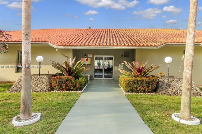 Building Photo - 1800 SW 81st Ave