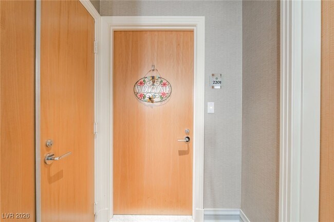 Building Photo - 322 Karen Ave