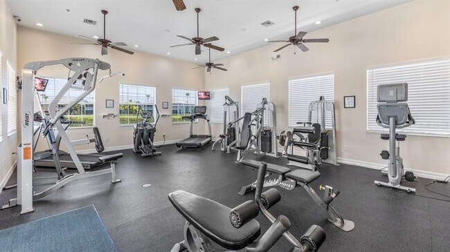 Building Photo - 2120 Heron Lake Dr