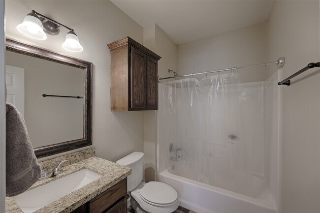 Building Photo - 1122 Detroit St