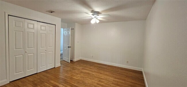 Building Photo - 8821 Coral Palms Ct