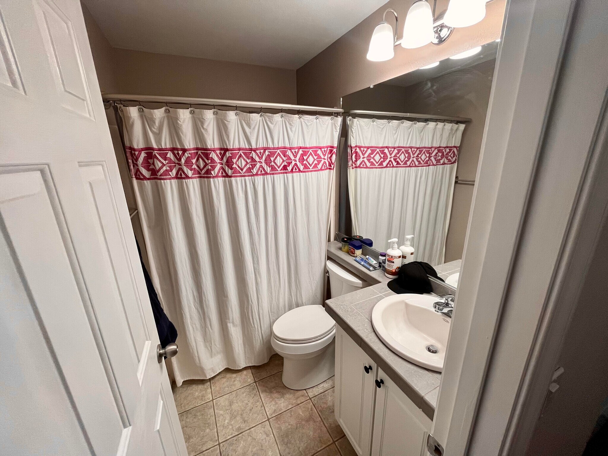 Full Bath - 13940 SW Scholls Ferry Rd