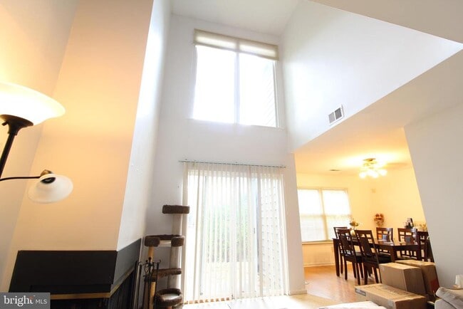 Building Photo - 30 Chicopee Dr