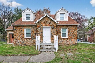 Building Photo - 506 Rocky Knoll Rd