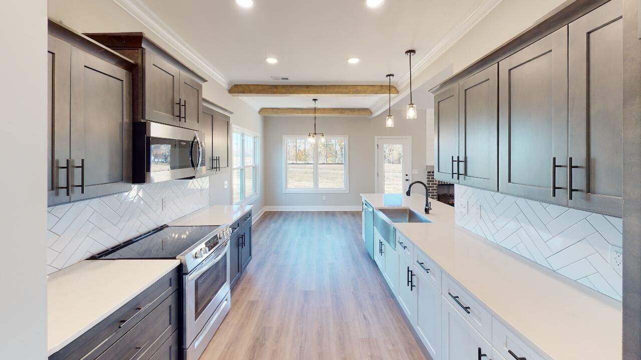 Building Photo - 221 Bluebell Dr