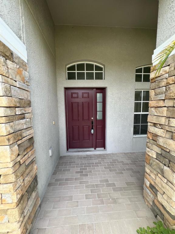 Building Photo - 6939 Runner Oak Dr