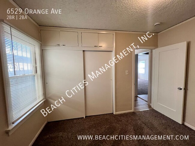 Building Photo - Large 2 Bedroom Home In North Long Beach