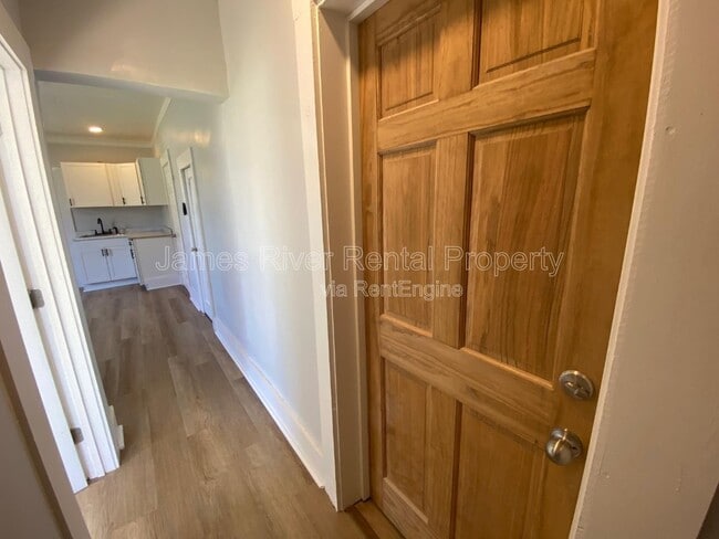 Building Photo - 1009 4th St