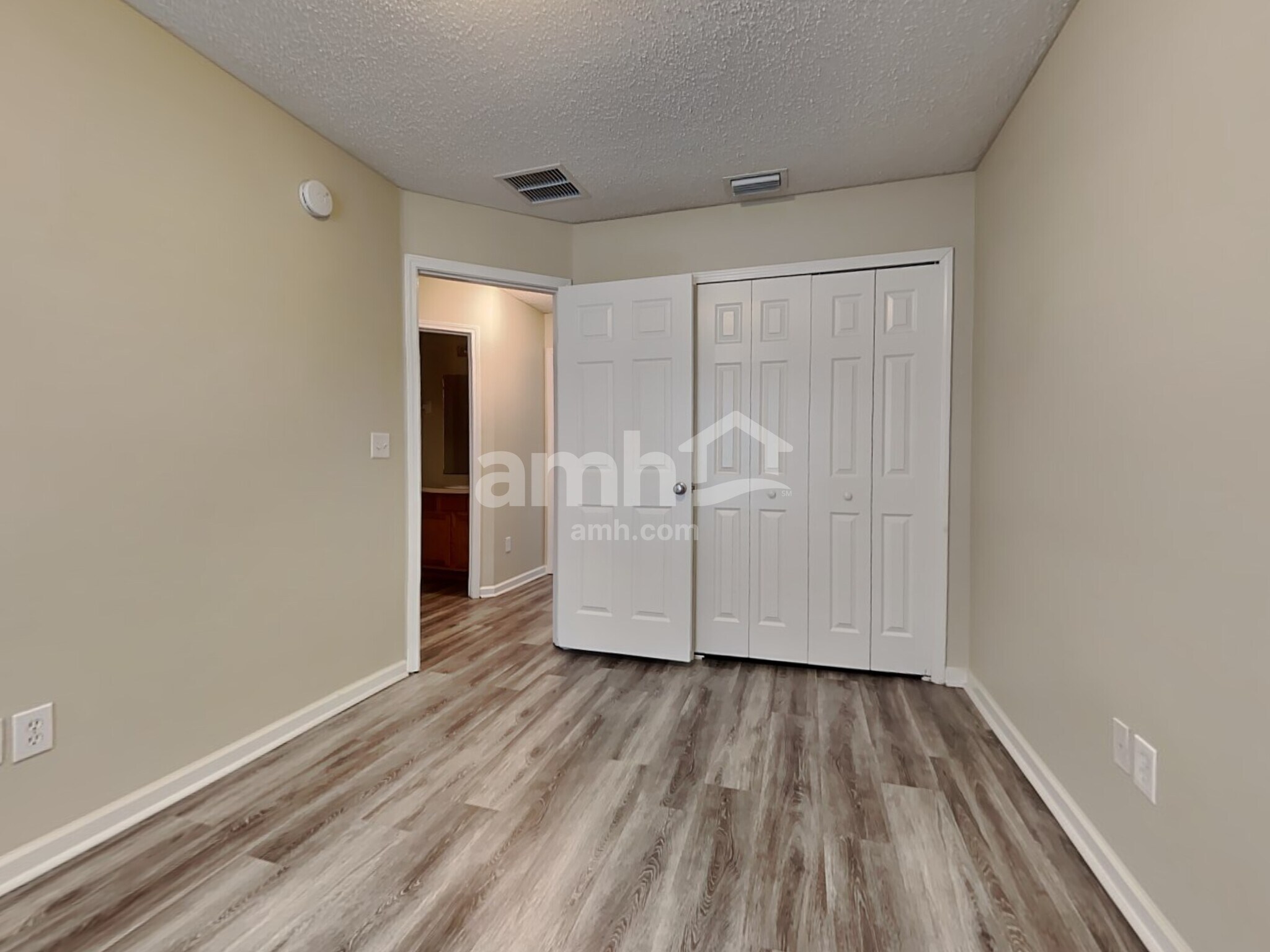 Building Photo - 14015 Fish Eagle Dr E