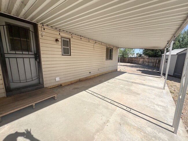 Building Photo - HOUSE - COTTONWOOD - VERDE VILLAGE