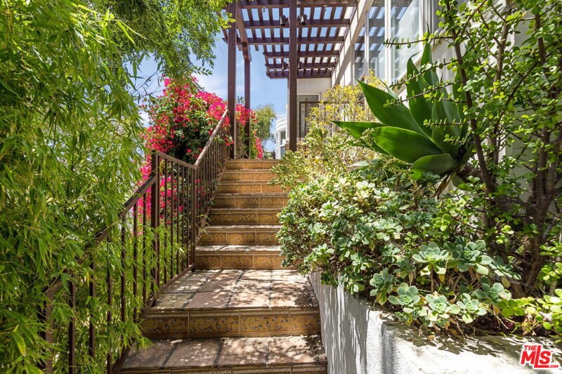 Building Photo - 5351 Packard St