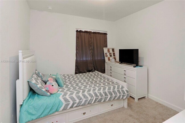 Building Photo - 2432 SE 10th St