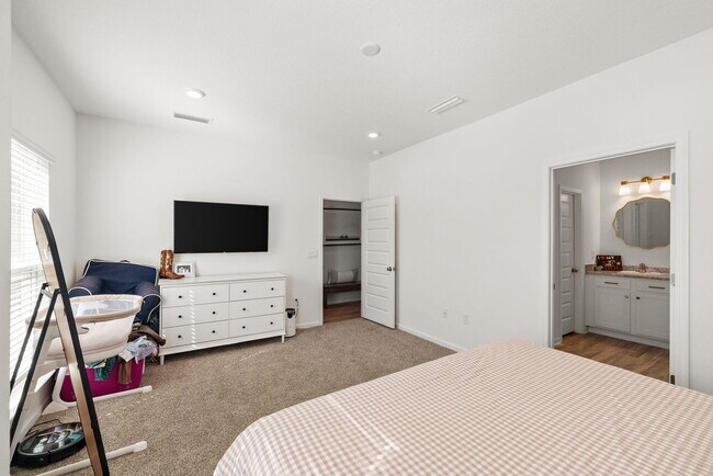 Building Photo - 39 Bluebeech St