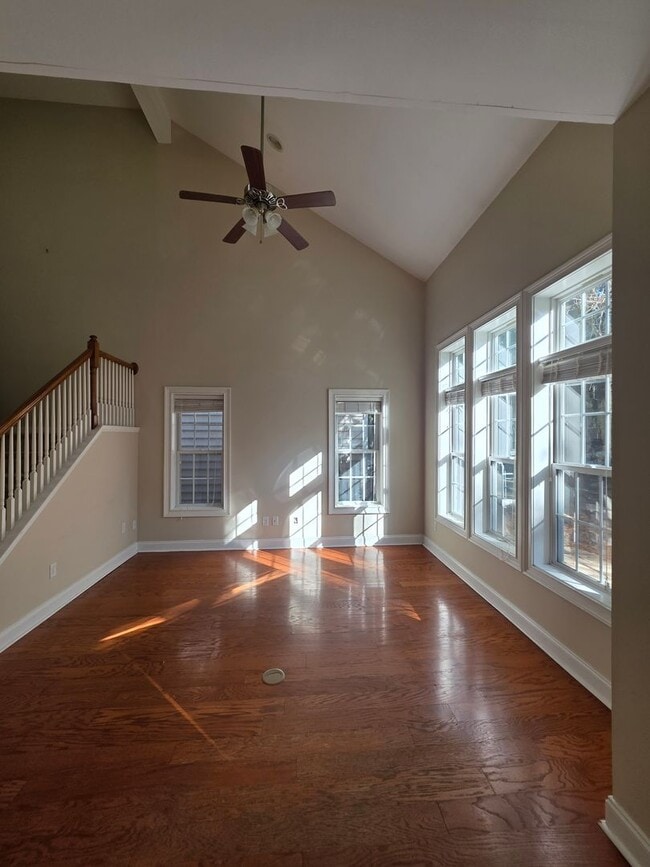 Building Photo - Oakview