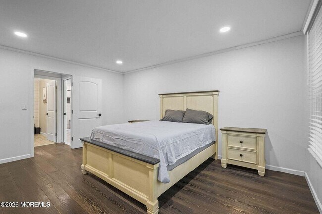 Building Photo - 701 Zlotkin Cir