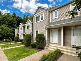Building Photo - 114 Oak Ridge Dr