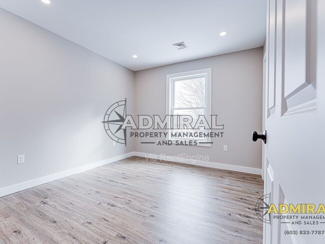 Building Photo - 3 Strafford Rd