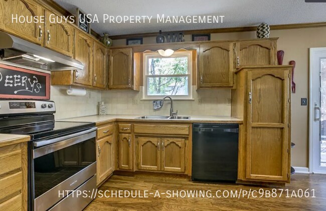 Building Photo - 420 SE Onyx Dr