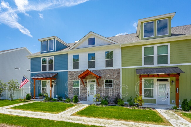 Building Photo - 1886 Young Rd SE