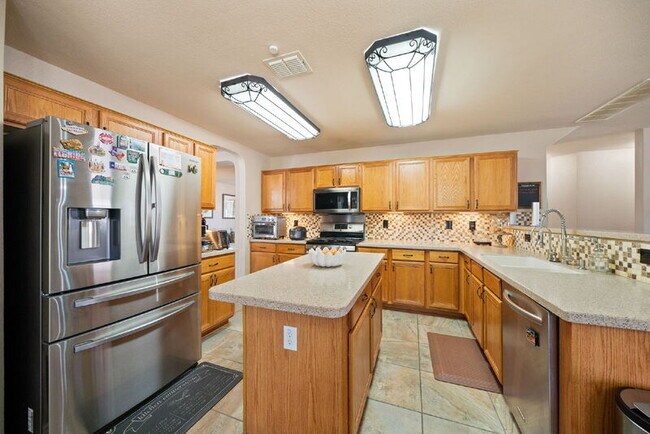 Building Photo - 15206 Redbird Mnr