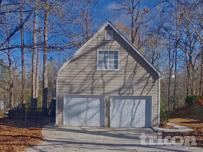 Building Photo - 6300 Holborne Ln