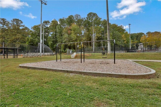 Building Photo - 1344 Midlawn Dr