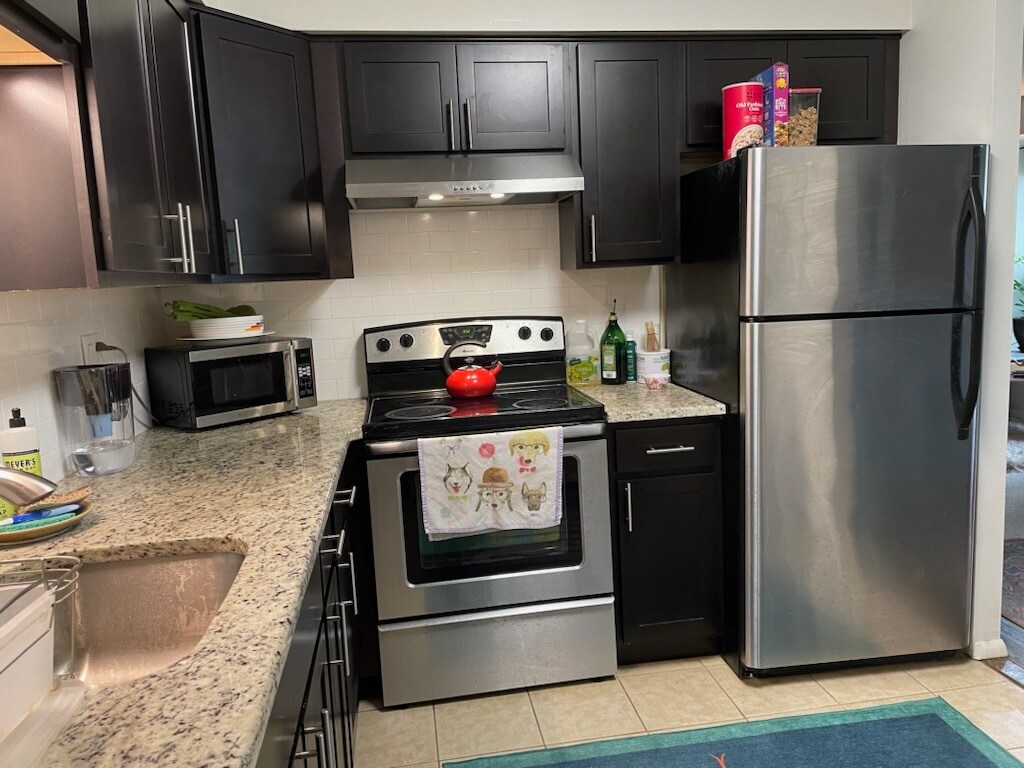 Building Photo - 4000 Gypsy Ln