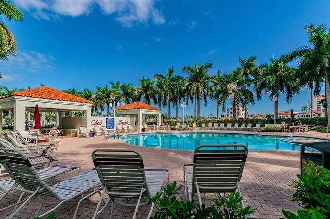 Building Photo - 6085 Bahia Del Mar Cir N