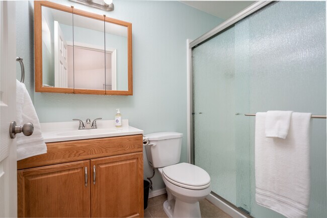 Building Photo - 1430 E Stage Way