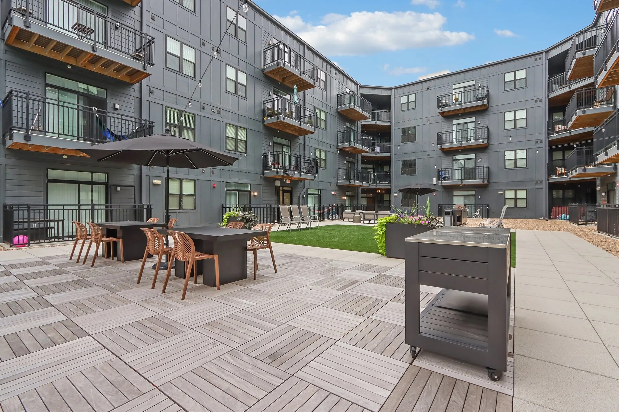 Building Photo - 75 W 18th St