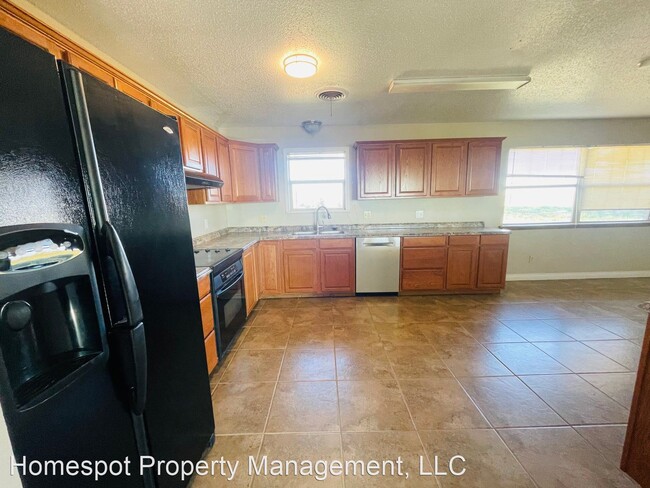 Building Photo - 3 br, 2 bath House - 1479A S Roosevelt Rd 5