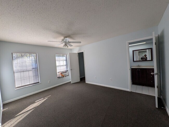 Building Photo - Wonderful 3/2/2 Corner Lot Near Golf Course In Citrus Springs