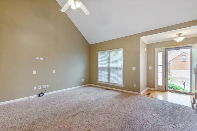 Building Photo - 7037 Mooreland Ct