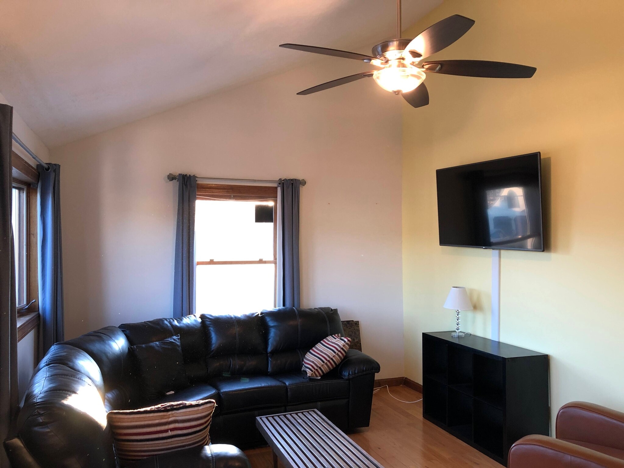 Building Photo - 8 Raymond St