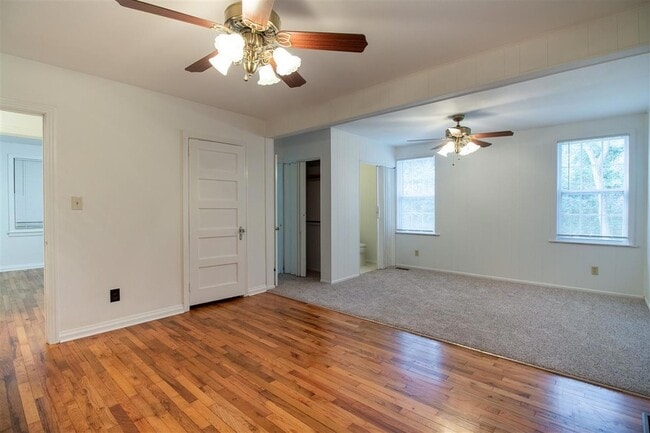 Building Photo - 710 Glenview Dr